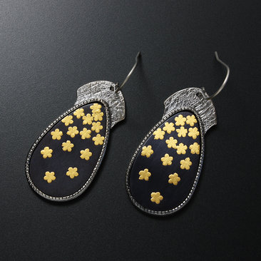 Shakudo iroage oxidized silver earrings of falling blossoms, Keum Boo earrings