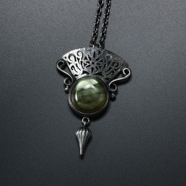 Green labradorite goth pendant necklace