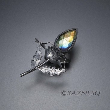 (C) KAZNESQ:Labradorite oxidized silver thistle ring
