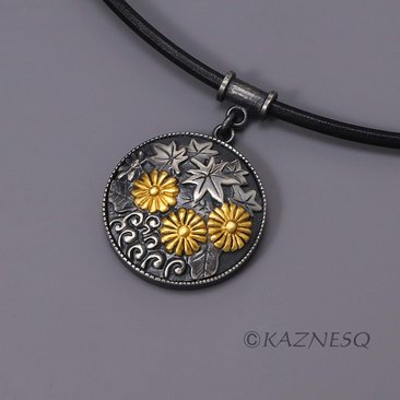 (C)KAZNESQ: Autumn leaf circle Keum Boo oxidized silver pendant necklace