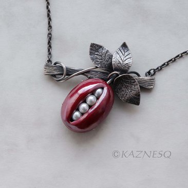 (C) KAZNESQ: Akebi of Japanese red heat patina and oxidized silver necklace