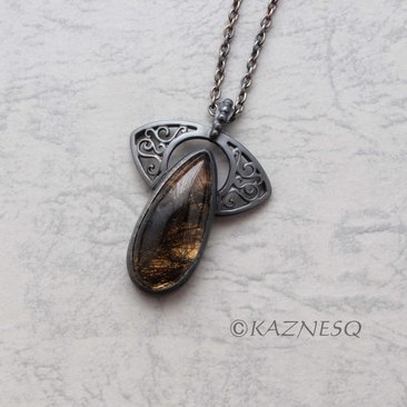 (C)KAZNESQ: Black tourmaline quartz lined with gold oxidized silver necklace