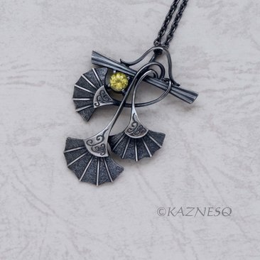 (C) KAZNESQ: Goth style Ginkgo motif Mali Garnet Oxidized Silver Pendant Necklac