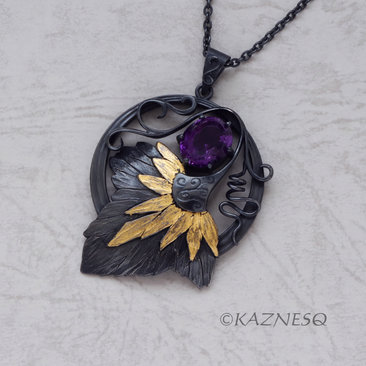 (C) KAZNESQ: Leaf motif Oxidized silver pendant necklace with an High Crown Cut