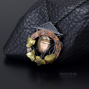 (C) KAZNESQ: Rutilated quartz and Mother of pearl round copper clock, brass leav